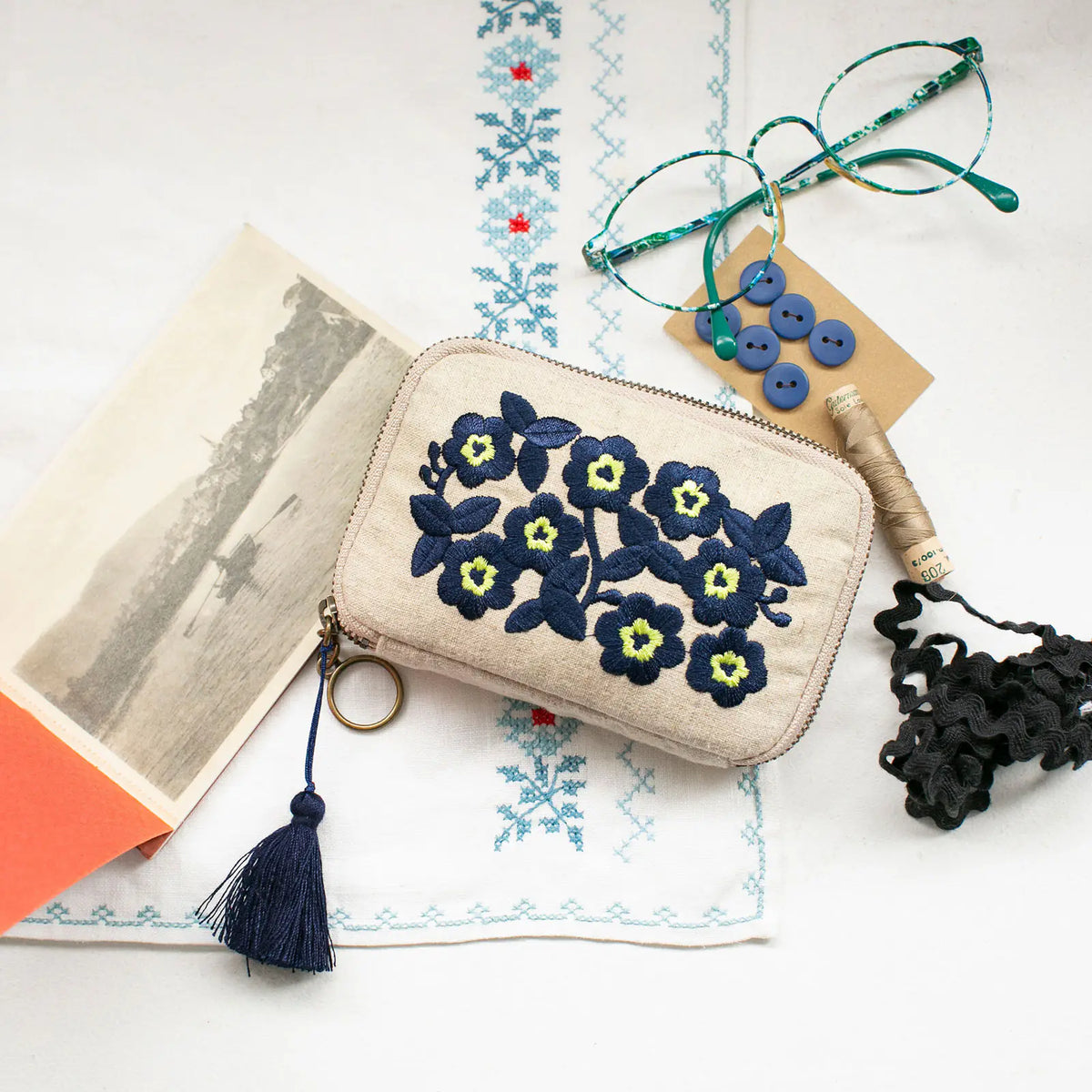Hobonichi Drawer Pouch Pocket – Ukrainian Flowers Embroidered Linen Mini Pouch