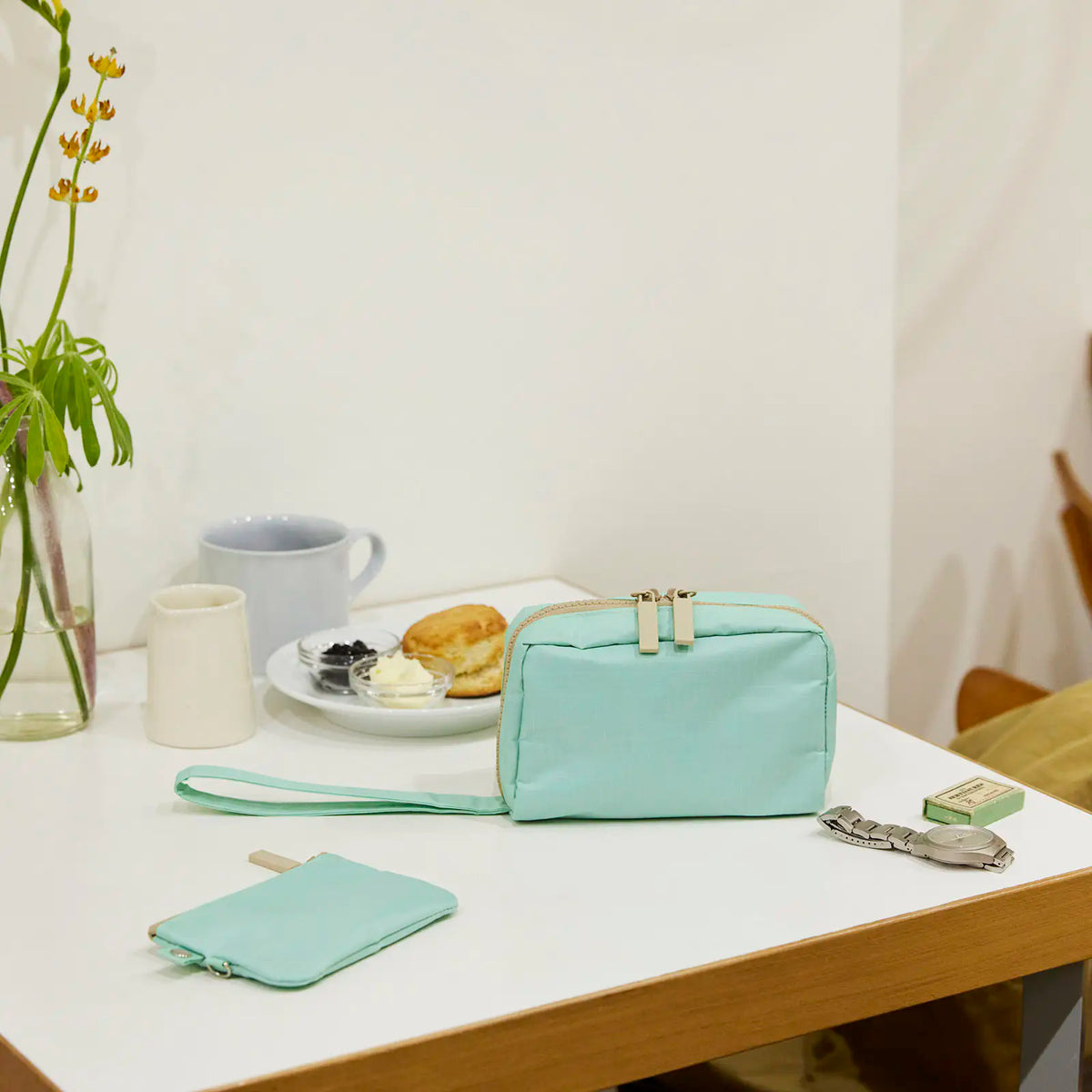 Hobonichi Hoppin' Pouch Box – Bob Foundation Travel Gadget Organizer