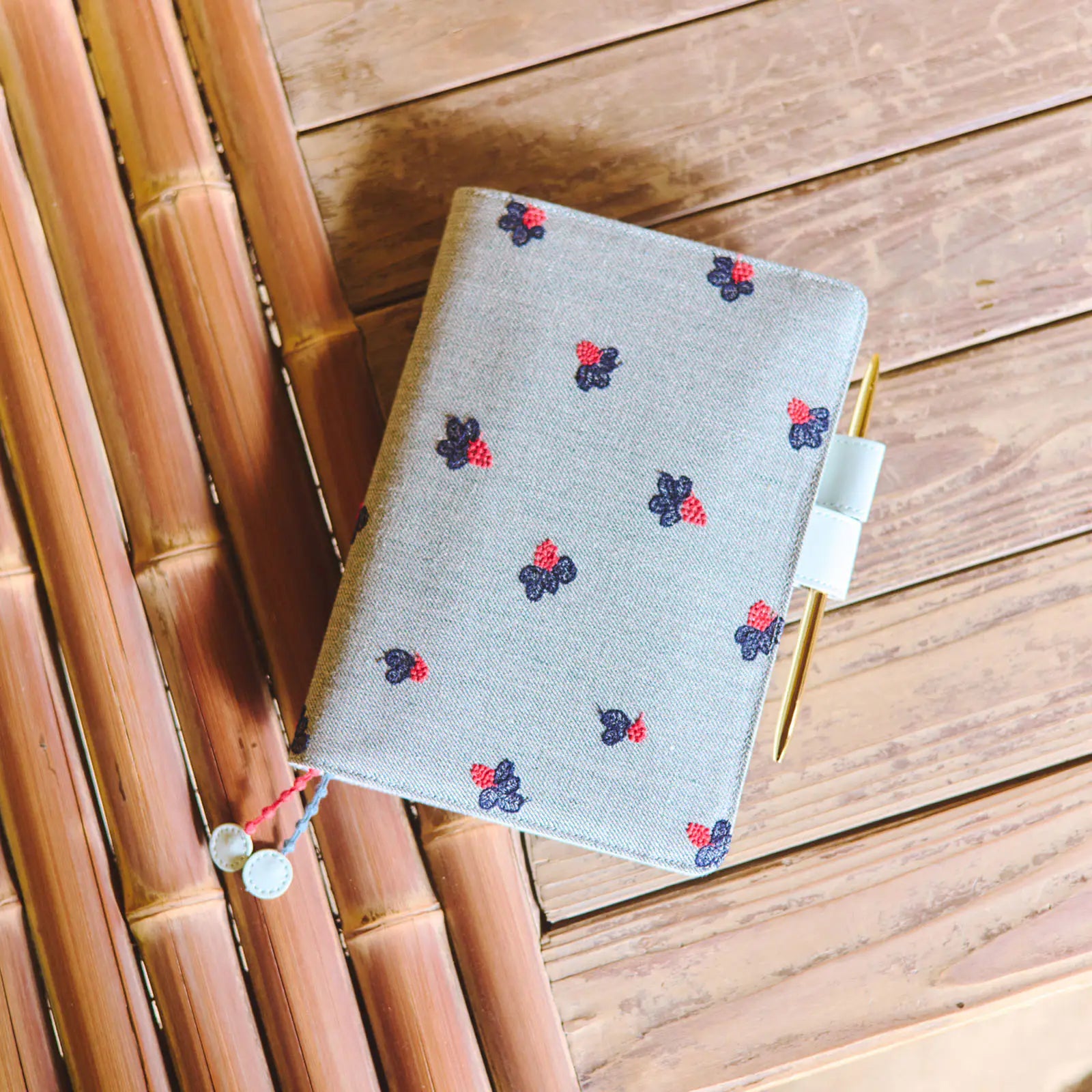 Hobonichi Techo minä perhonen light berry Green Planner Cover 2027