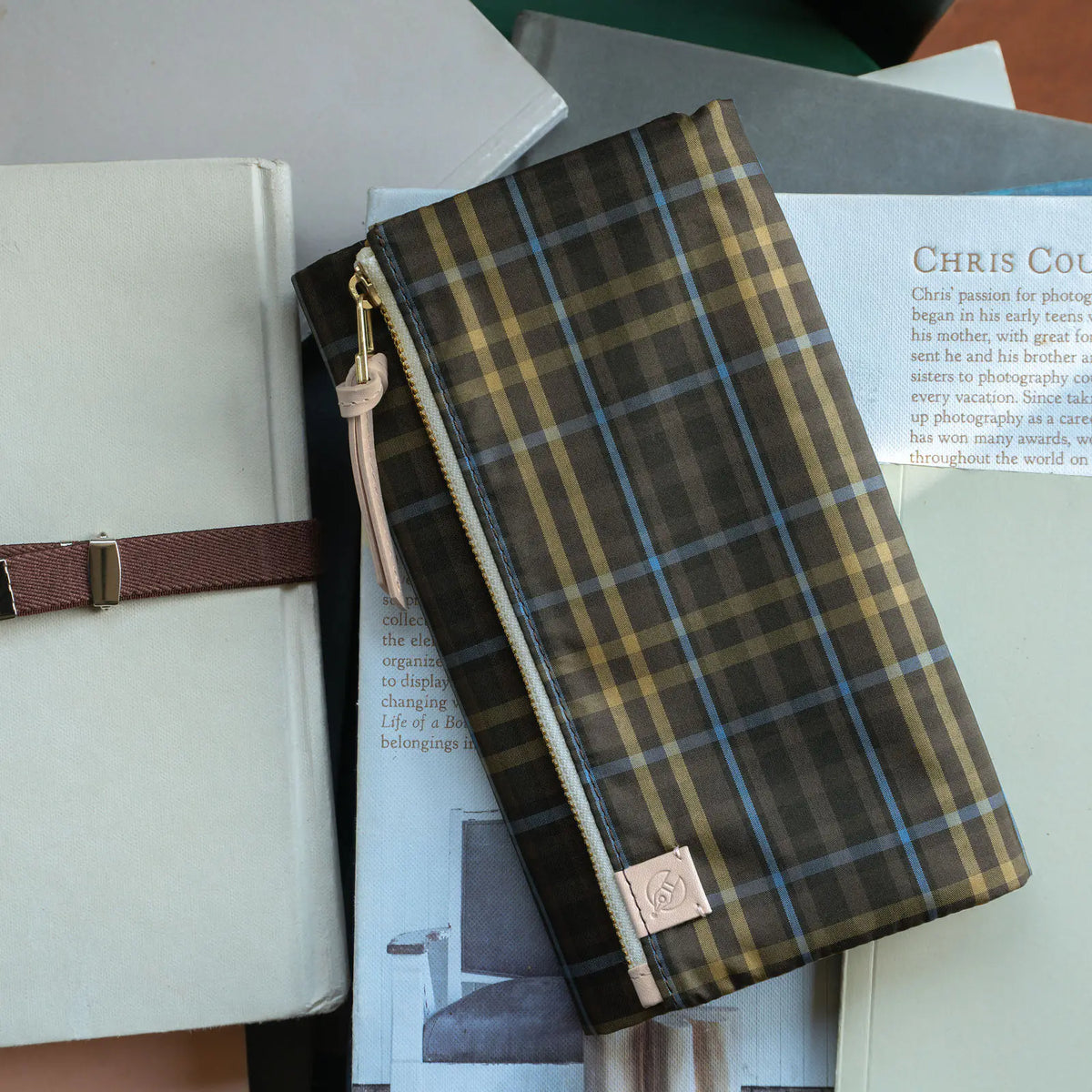 Hobonichi Techo 2027 Tragen “Bitter Check” Weeks Cover