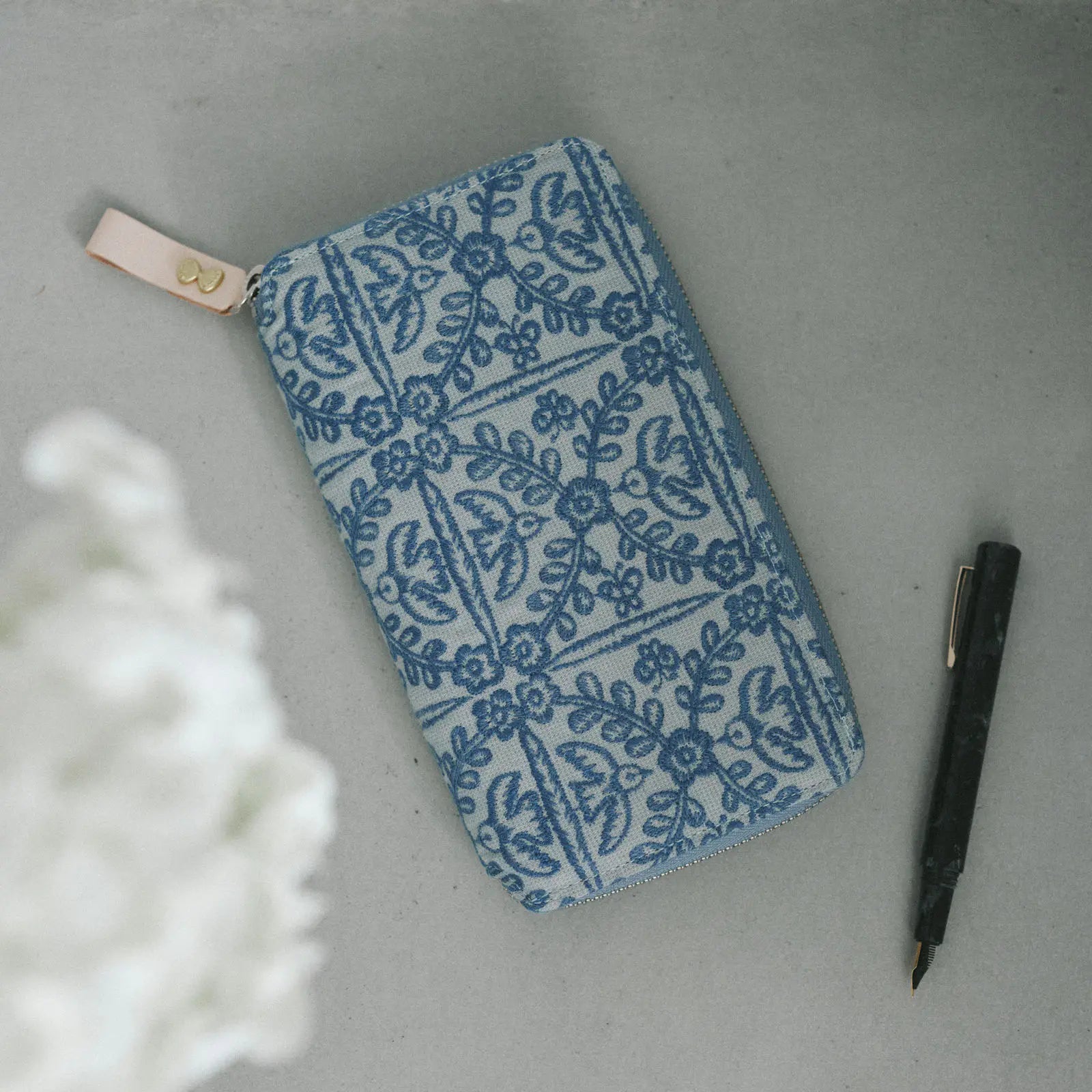 Hobonichi Techo 2027 minä perhonen “felice (Blue)” Weeks Cover