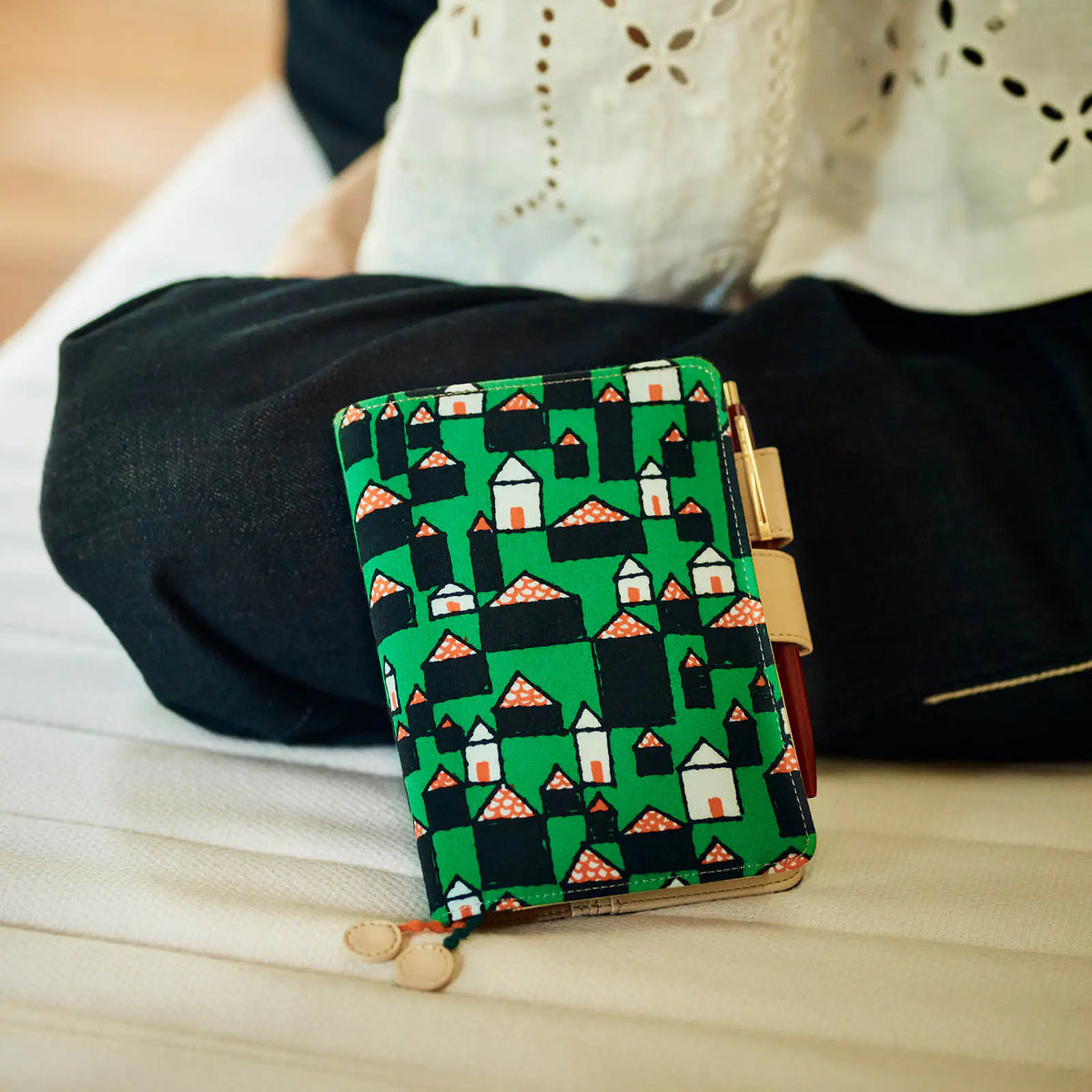 Hobonichi Techo minä perhonen hütte Planner Cover 2027