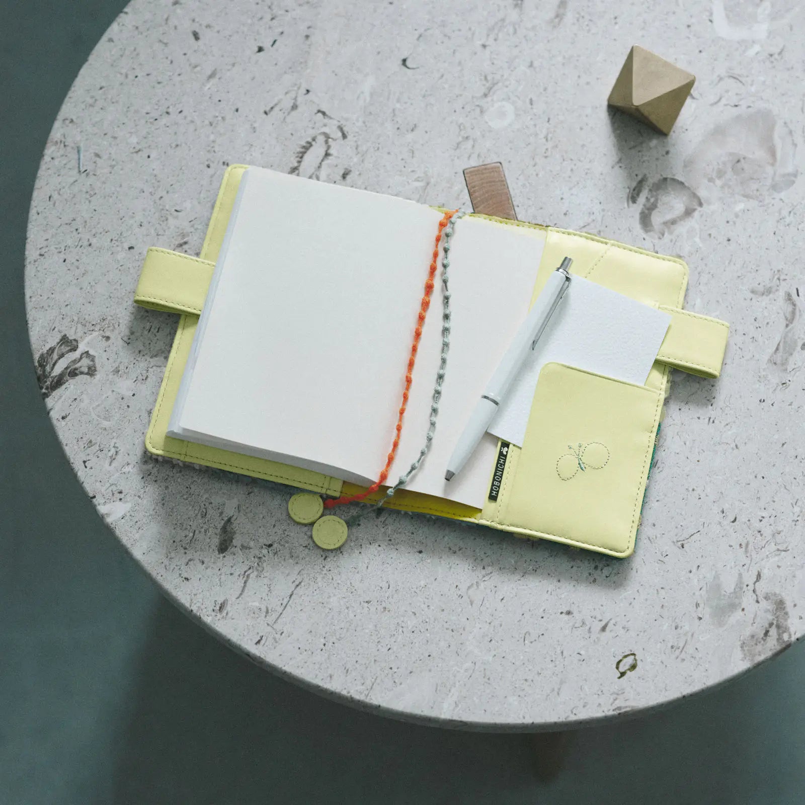 Hobonichi Techo minä perhonen piece A6 Original Mix Planner Cover 2027
