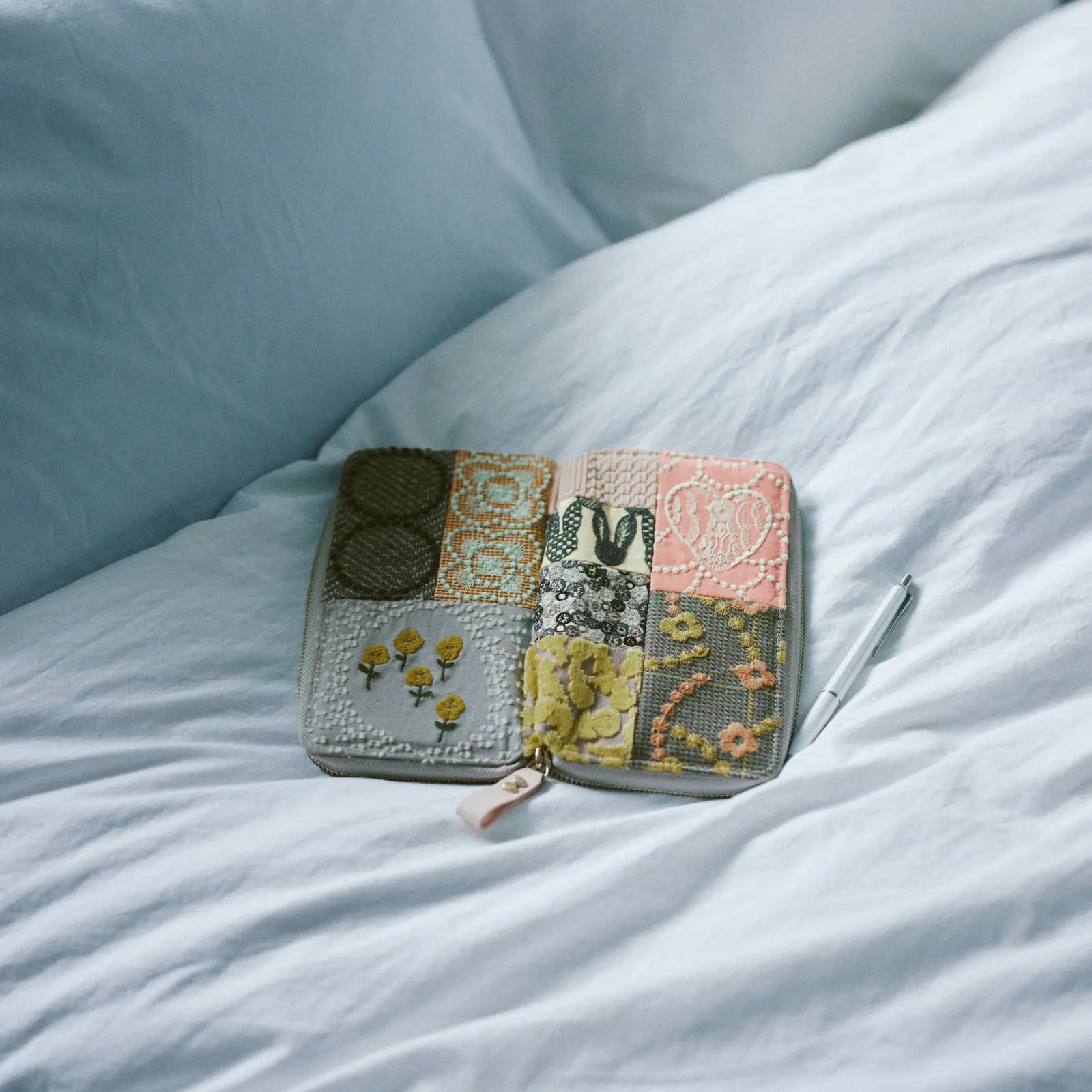 Hobonichi Techo 2027 minä perhonen “piece (Weeks Mix)” Weeks Cover