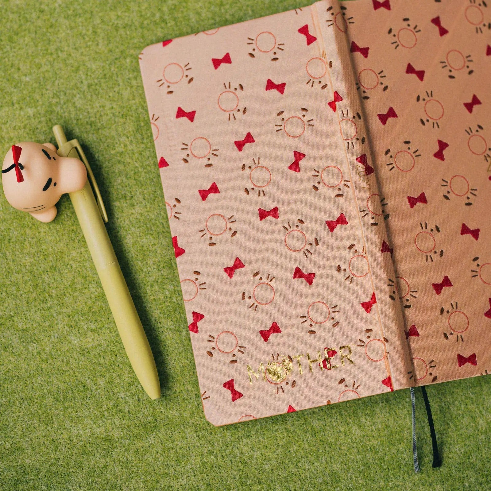 Hobonichi Techo Weeks 2027 MOTHER Dossesan Pattern Planner