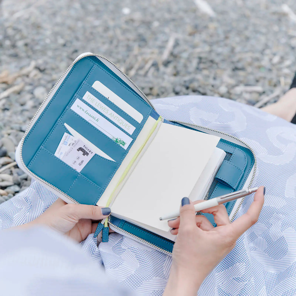 Hobonichi Techo minä perhonen aalto Planner Cover 2027