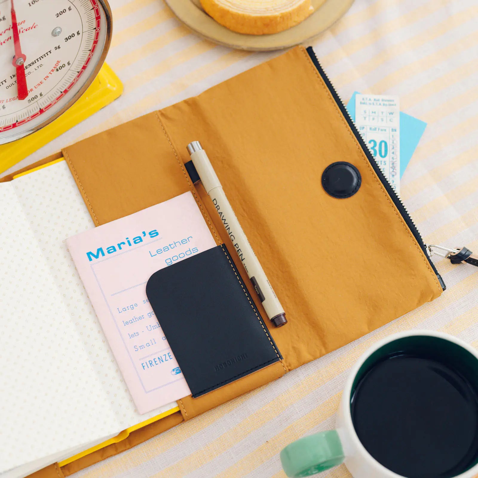 Hobonichi Techo 2027 Tragen “Mustard” Weeks Cover