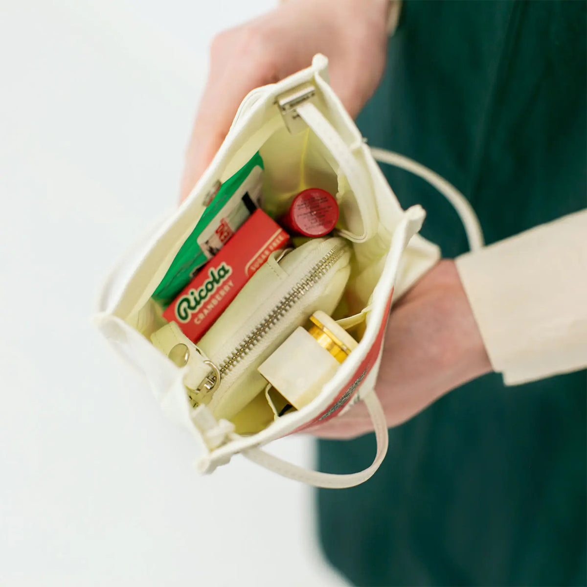Hobonichi Drawer Pouch Burabura – “HANA/AKA”
