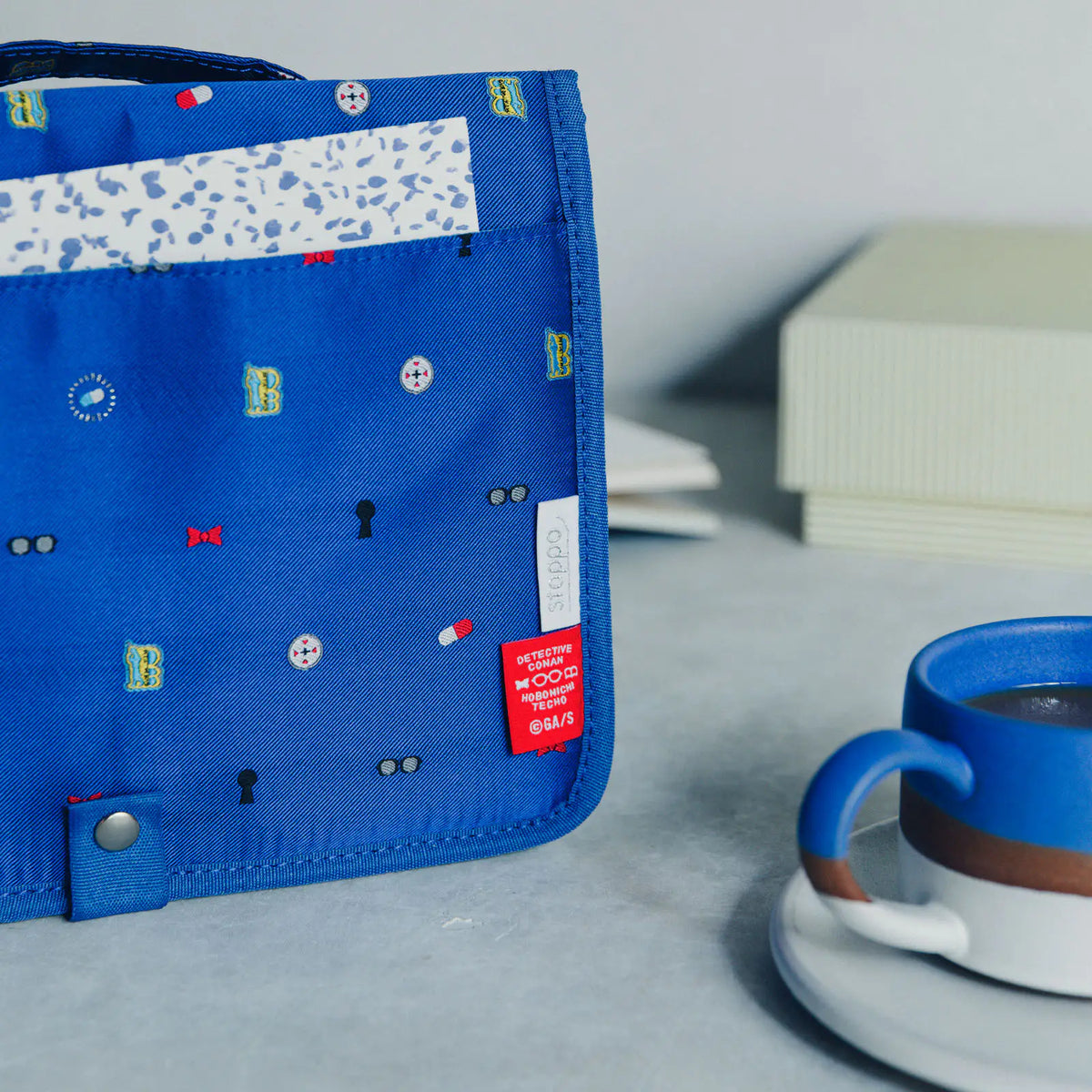 Hobonichi Detective Conan Stappo Stand-Up Pouch Conan Motif
