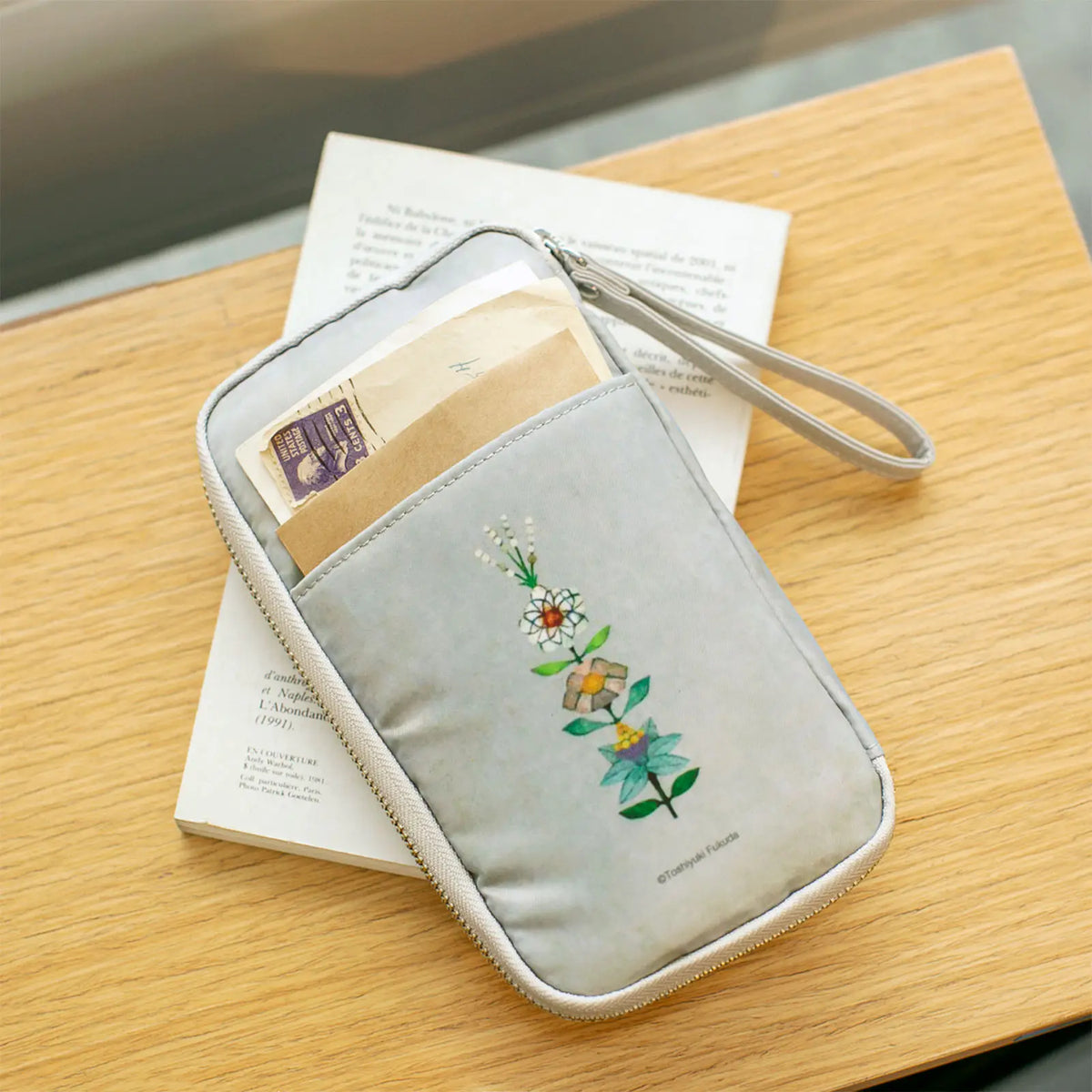 Hobonichi “Delivering Flowers” Small Drawer Pouch by Toshiyuki Fukuda