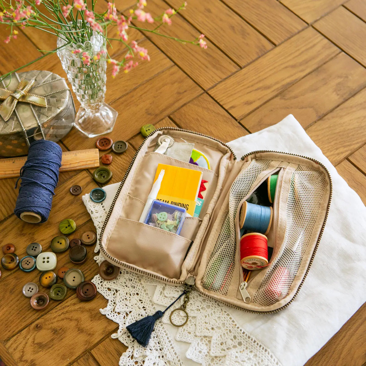 Hobonichi “Flowers of Ukraine” Small Drawer Pouch