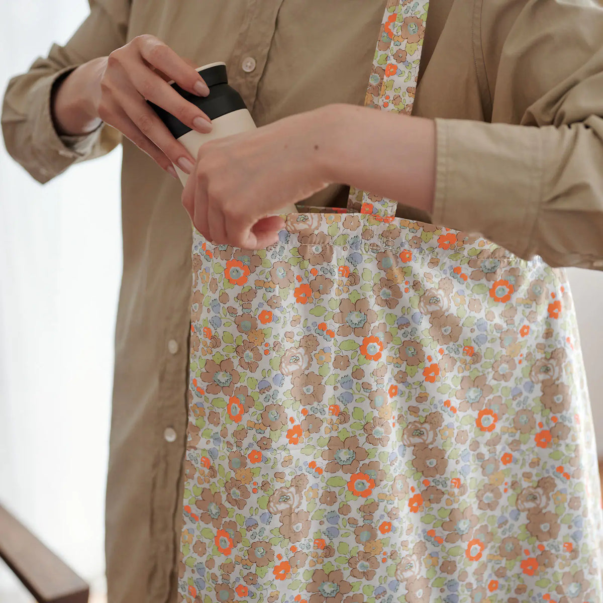 Hobonichi LIBERTY FABRICS Betsy Neon Beige Tote Bag