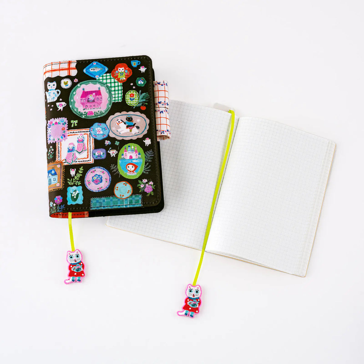 Hobonichi Yumi Kitagishi White Cat Embroidered Bookmark
